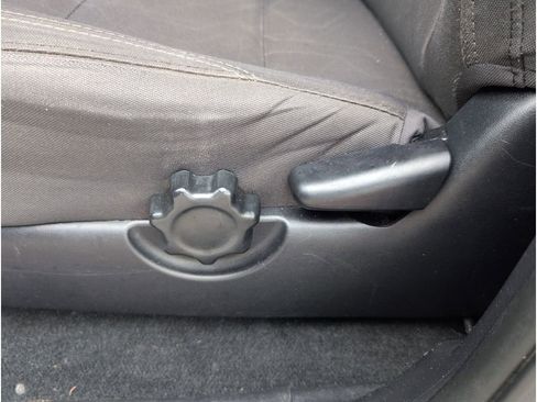 Used 2017 Toyota Tacoma TRD Off-Road image 13