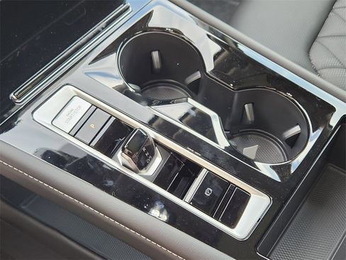 New 2026 Volkswagen Atlas SEL Premium R-Line image 24