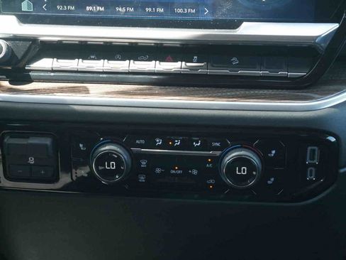 Used 2025 Chevrolet Silverado 1500 RST AWD/4WD image 8