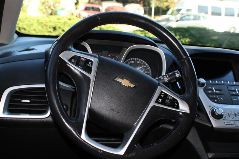 Used 2017 Chevrolet Equinox LT w/ Midnight Edition AWD/4WD image 18