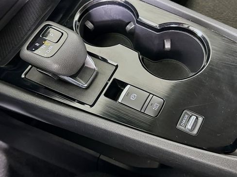 Used 2024 Nissan Rogue SV FWD image 18