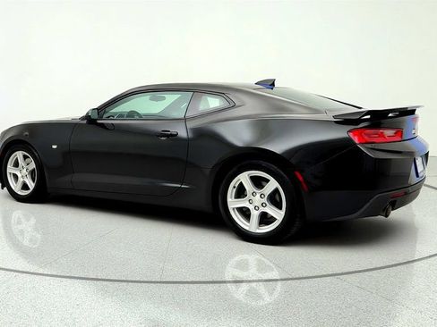 Used 2017 Chevrolet Camaro LT RWD image 7
