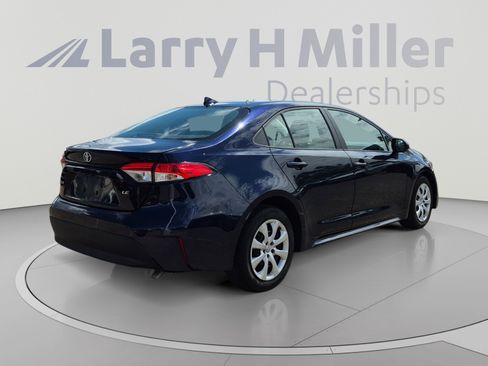 Used 2024 Toyota Corolla LE FWD image 5