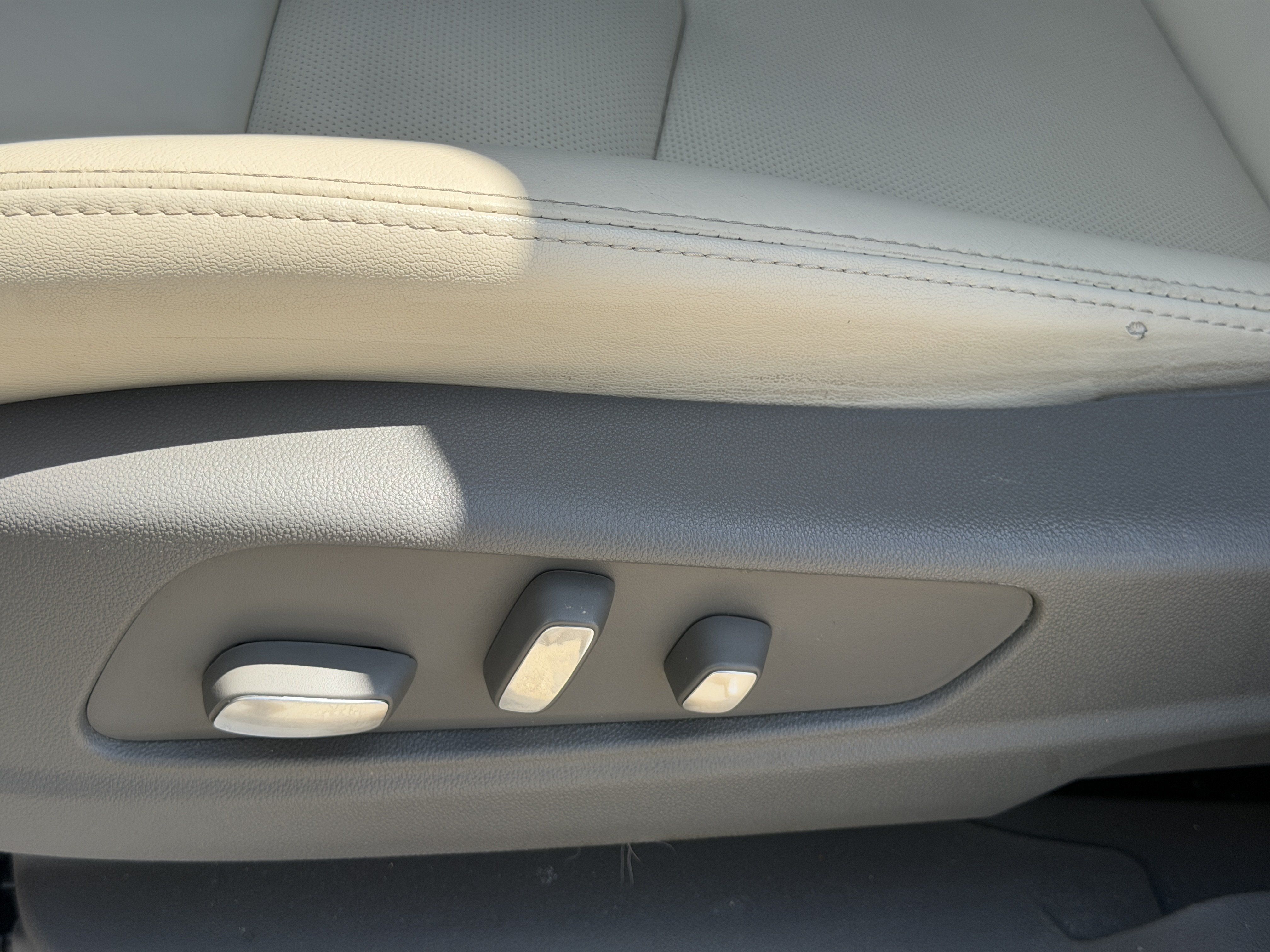 Certified 2023 Cadillac XT5 Premium Luxury FWD image 19