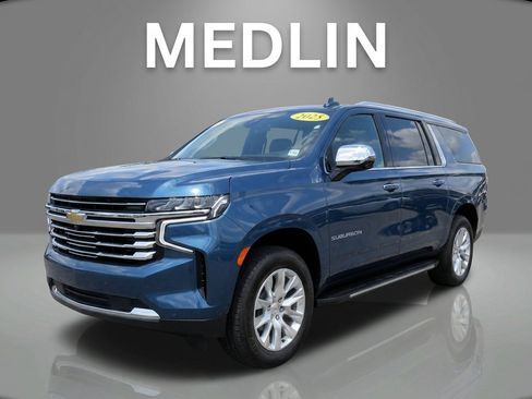 Used 2025 Chevrolet Suburban Premier AWD/4WD image 9