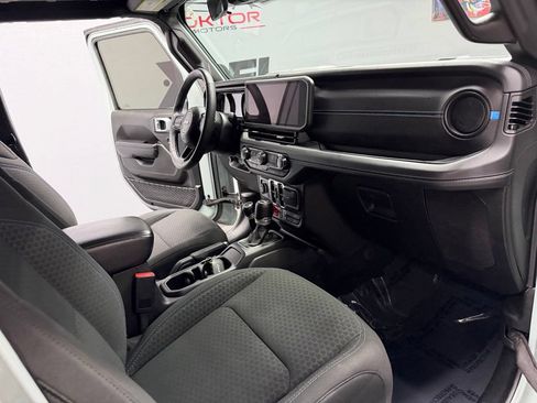Used 2024 Jeep Wrangler Unlimited Rubicon 4xe w/ Convenience Group AWD/4WD image 52