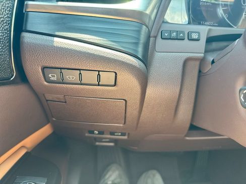 Used 2019 Lexus ES 350 w/ Accessory Package 2 FWD image 19