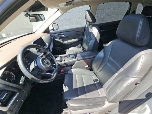 Used 2021 Nissan Rogue SV w/ Premium Package AWD/4WD image 5