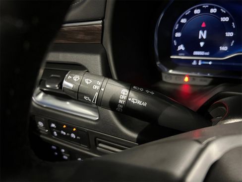 Used 2023 Chevrolet Suburban LT image 37