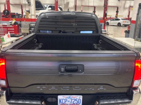 Used 2019 Toyota Tacoma SR5 image 7