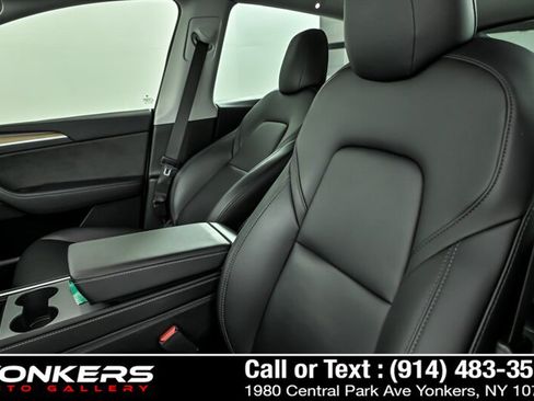 Used 2022 Tesla Model Y Performance AWD/4WD image 12