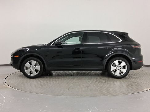 Certified 2023 Porsche Cayenne image 2