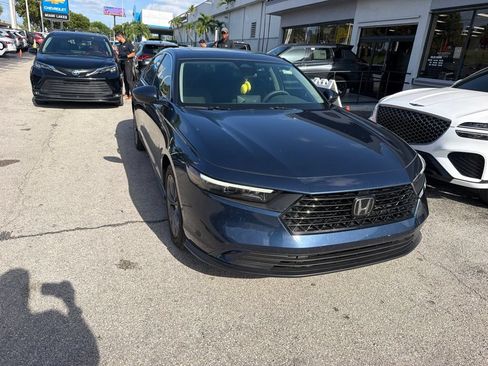 Used 2023 Honda Accord EX image 2