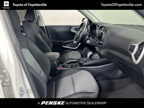 Used 2025 Kia Soul LX FWD image 8