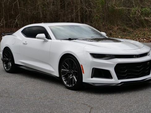 Used 2021 Chevrolet Camaro ZL1 image 4