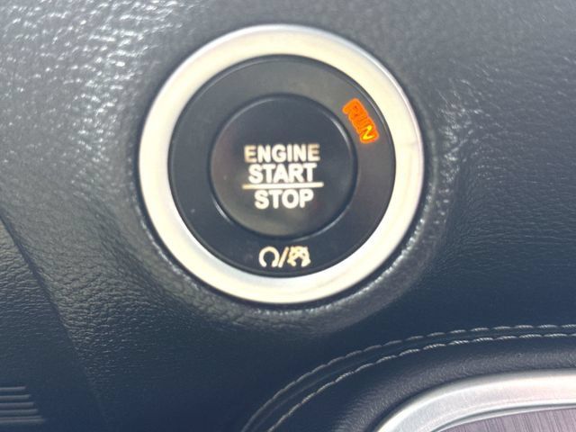 Used 2018 Dodge Challenger R/T w/ Driver Convenience Group RWD image 17