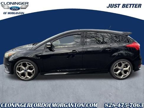 Used 2017 Ford Focus ST image 6
