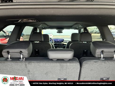 Used 2025 Buick Enclave Sport Touring w/ Power Package FWD image 8