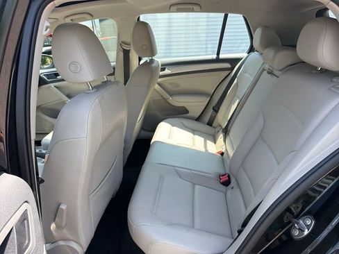 Used 2016 Volkswagen Golf SE FWD image 27