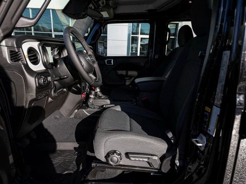 New 2026 Jeep Gladiator Sport AWD/4WD image 18