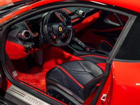 Used 2019 Ferrari 812 Superfast RWD image 46