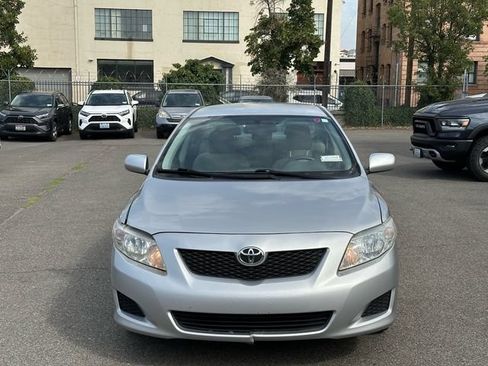 Used 2009 Toyota Corolla LE FWD image 2