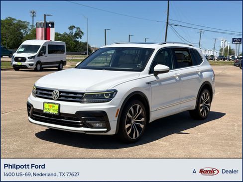 Used 2018 Volkswagen Tiguan SEL Premium w/ R-Line Package image 1
