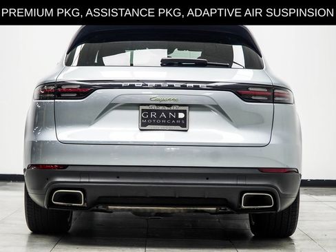 Used 2023 Porsche Cayenne w/ Premium Package AWD/4WD image 14
