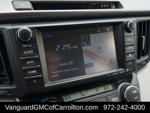 Used 2018 Toyota RAV4 XLE FWD image 18