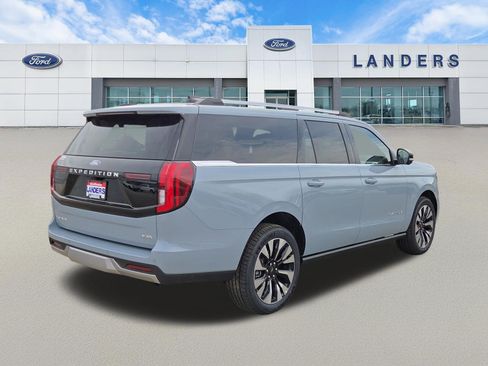New 2026 Ford Expedition Max Platinum w/ Driver's Package image 3