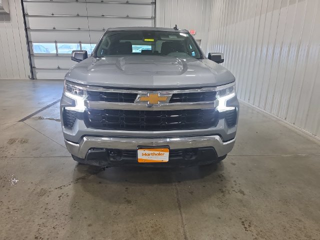 Used 2023 Chevrolet Silverado 1500 LT AWD/4WD image 3