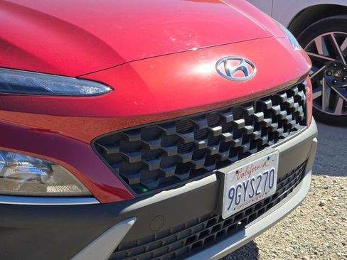 Used 2023 Hyundai Kona SEL w/ Cargo Package FWD image 5