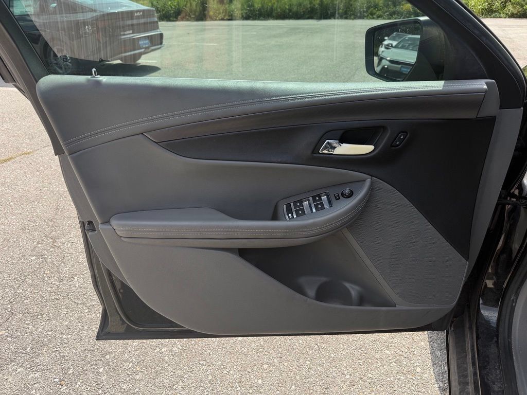 Used 2015 Chevrolet Impala LS FWD image 5
