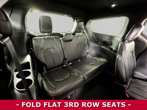 Used 2025 Chrysler Pacifica Select FWD image 26