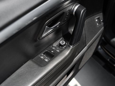 Used 2009 Volkswagen CC Luxury FWD image 18