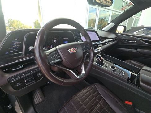 Used 2022 Cadillac Escalade Sport Platinum image 12