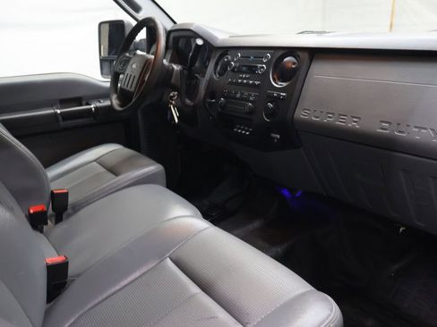 Used 2015 Ford F250 XL w/ Power Equipment Group AWD/4WD image 10