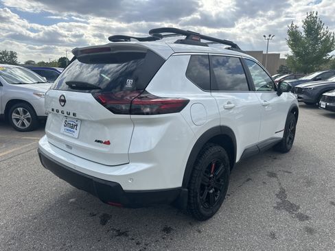 Used 2025 Nissan Rogue SV AWD/4WD image 4