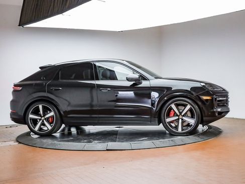 Used 2025 Porsche Cayenne S image 15