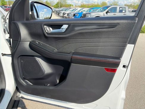 Used 2023 Ford Escape ST-Line Select w/ Tech Pack #1 AWD/4WD image 9