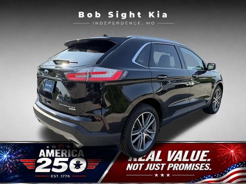 Used 2019 Ford Edge Titanium FWD image 13