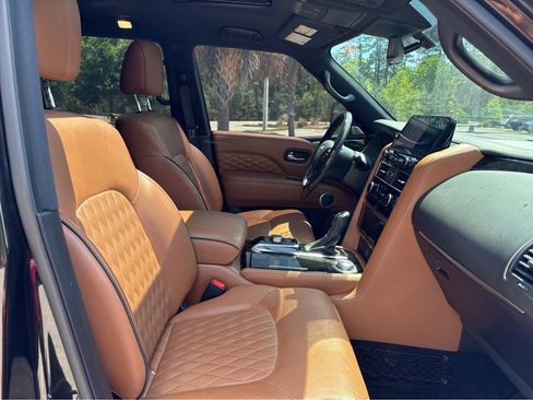 Certified 2024 INFINITI QX80 Sensory w/ Cargo Package AWD/4WD image 7