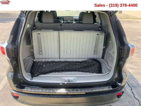 Used 2014 Toyota Highlander XLE AWD/4WD image 21
