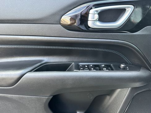 New 2025 Jeep Compass Latitude w/ Altitude Special Edition image 11