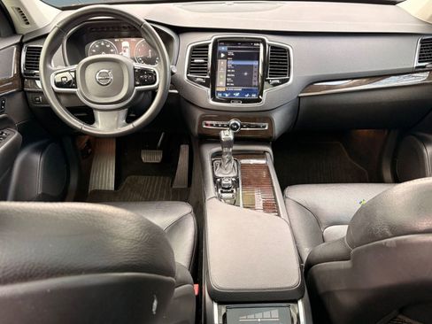 Used 2018 Volvo XC90 T6 Momentum w/ Convenience Package image 17