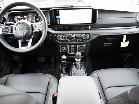Used 2026 Jeep Wrangler Sahara image 10