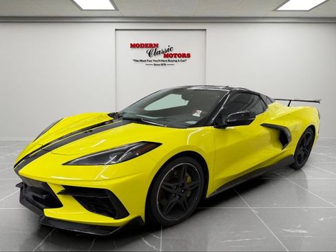 Used 2021 Chevrolet Corvette Stingray Premium Conv w/ Z51 Performance Package RWD image 3