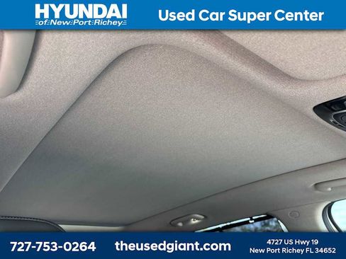 Used 2022 Hyundai Santa Fe Limited image 9