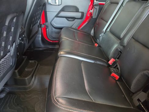 Used 2022 Jeep Wrangler Unlimited Rubicon AWD/4WD image 19