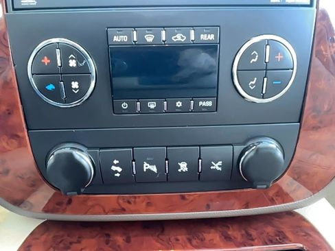 Used 2011 Chevrolet Tahoe LTZ image 11